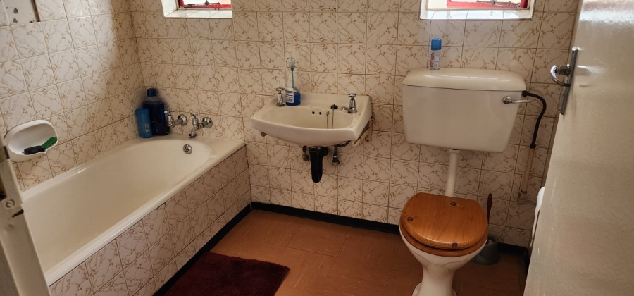 To Let 5 Bedroom Property for Rent in Roodia Free State